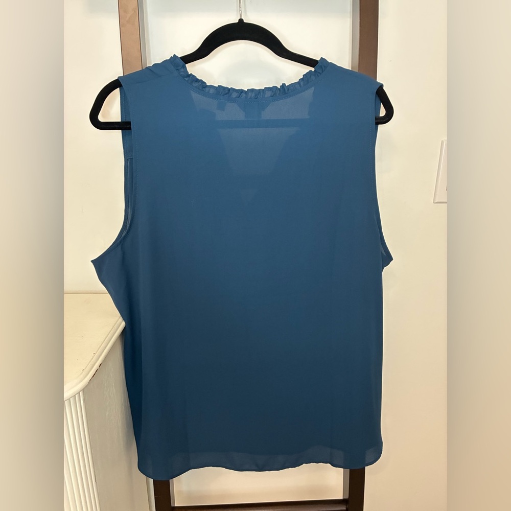Reitmans Women's Blue Sleeveless Top. Size XXL. Feels silky! NWOT versatile! - Picture 4 of 9